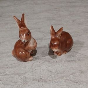 Cracker Barrel - Brown Ceramic Bunny Figurine Salt & Pepper Set